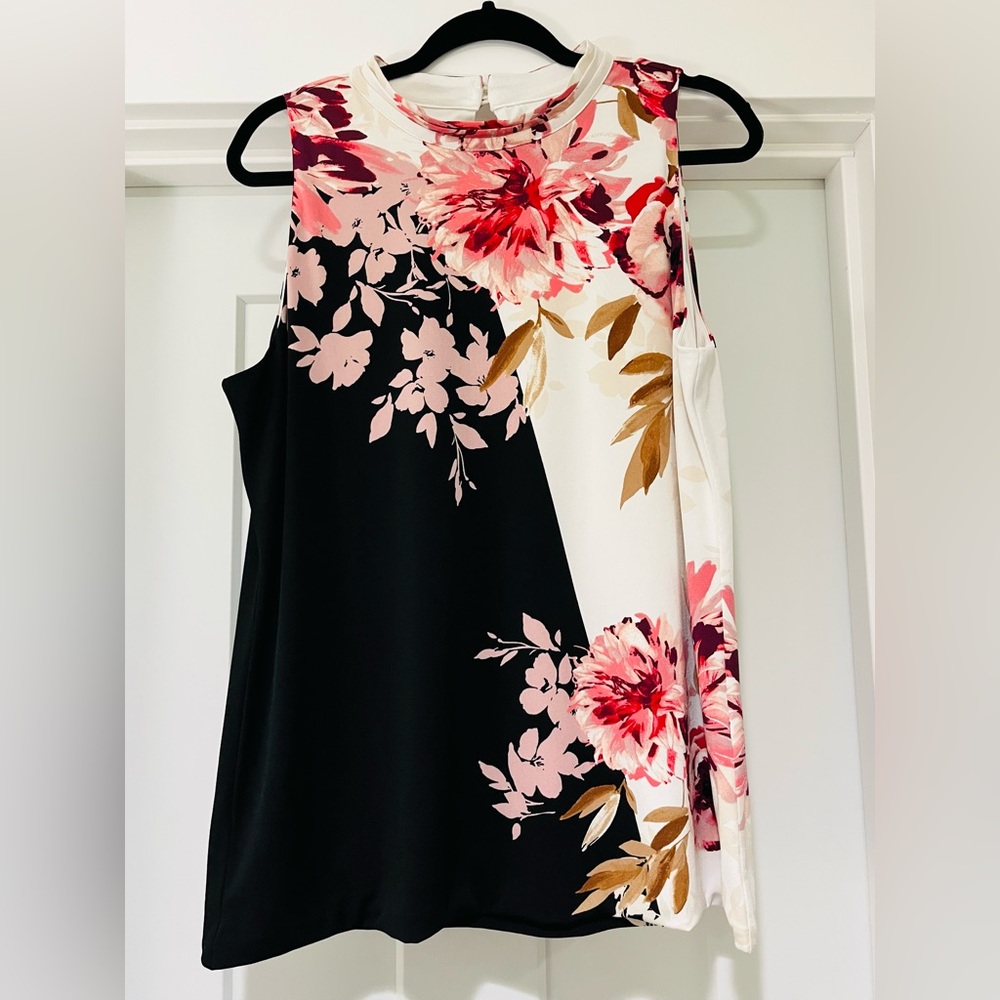 White House Black Market mock neck shell. Size XL.